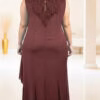 Vestido Plus Size Festa em Crepe Bordado sem mangas