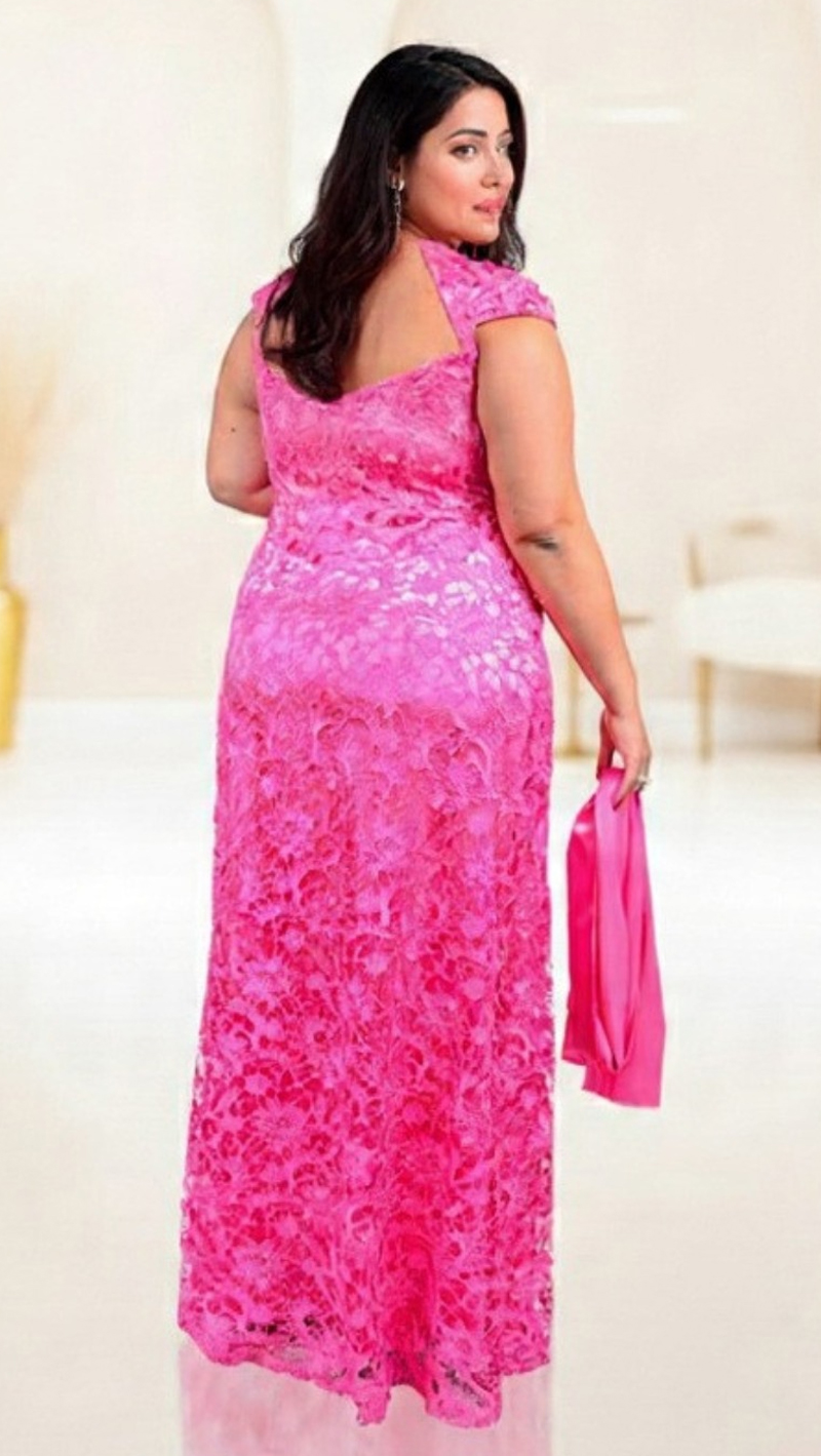 Vestido Plus Size Festa Longo em Renda Guippir com Tule