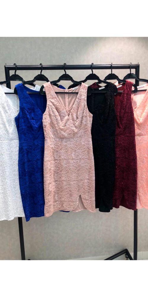 Vestido Curto Plus Size Renda de Festa