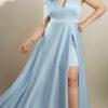 Vestido de Festa com Laço em Crepe Acetinado Plus Size