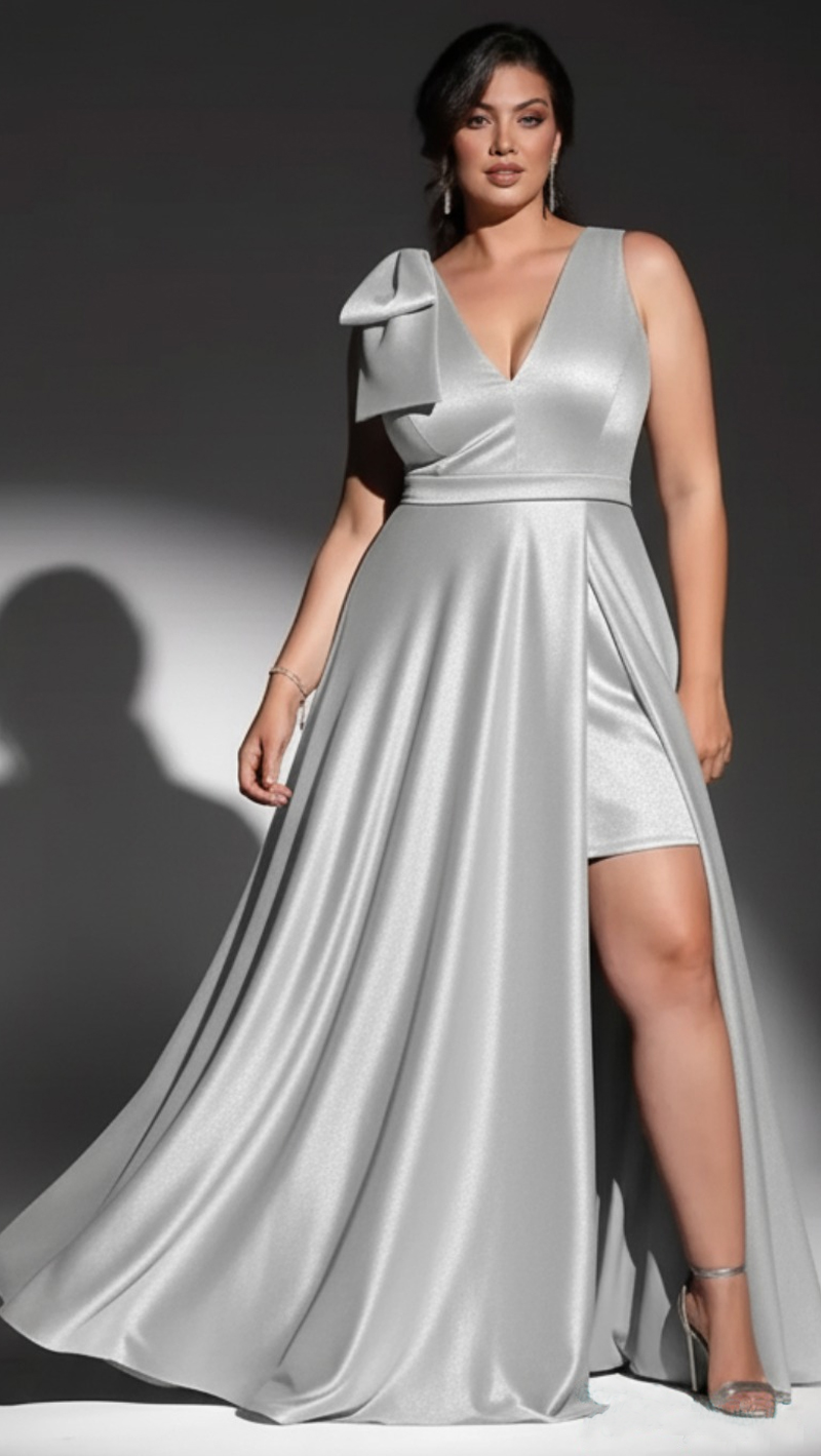 Vestido de Festa com Laço em Crepe Acetinado Plus Size
