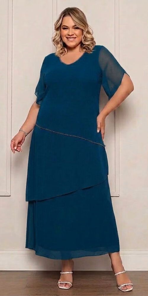 Vestido Festa Midi em Camadas Bordado Plus Size