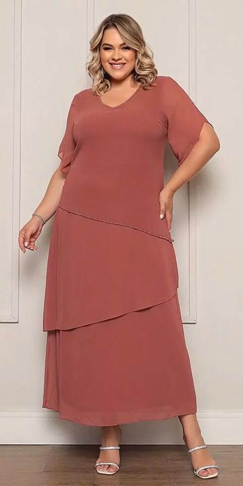 Vestido Festa Midi em Camadas Bordado Plus Size