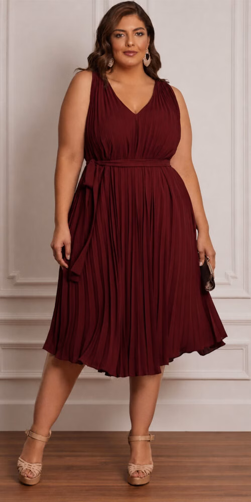 Vestido Midi Plus Size Trapézio Plissado