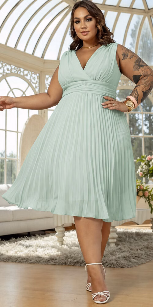 Vestido Festa Plus Size Plissado Curto