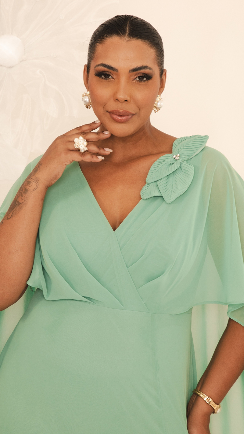 Vestido de Festa Capa Aplicação Flor Plus Size