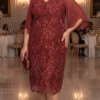 Vestido Plus Size em Renda Bordada Midi