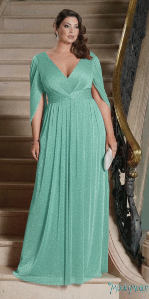 Vestido Plus Size Manga Infinita com Brilho de Festa