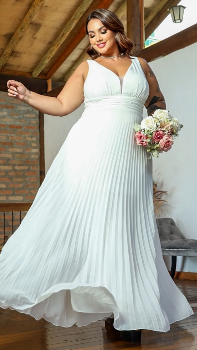 Vestido de Noiva Regata Plissado Plus Size