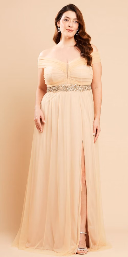 Vestido de Festa Tule Bordado Plus Size