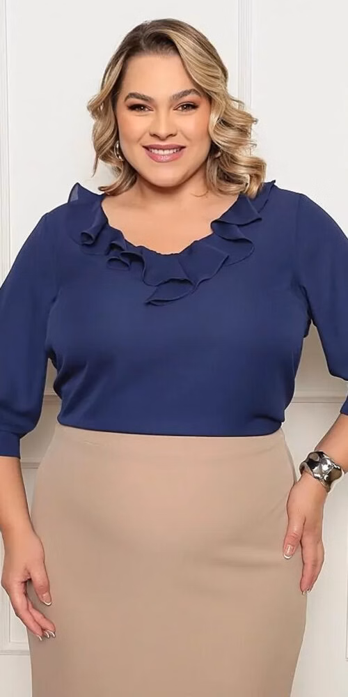 Blusa Babados em Crepe Plus Size