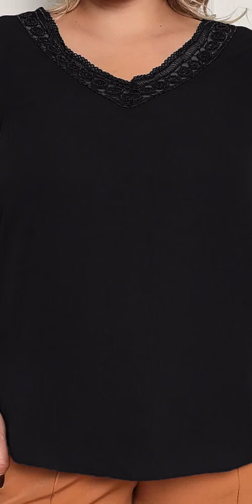 Blusa Crepe com Detalhe Renda Plus Size