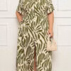 Vestido Longuete com Abertura Plus Size