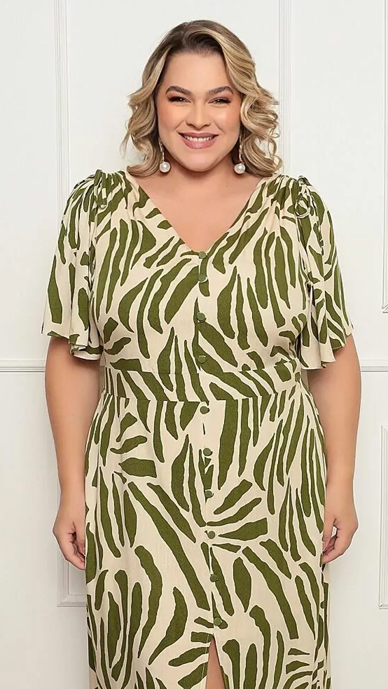 Vestido Longuete com Abertura Plus Size