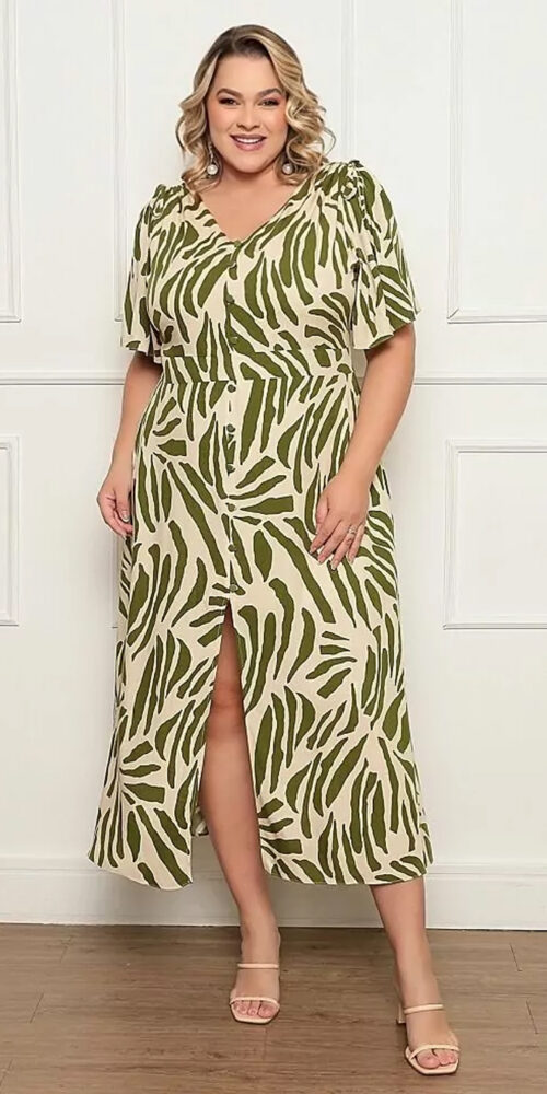 Vestido Longuete com Abertura Plus Size