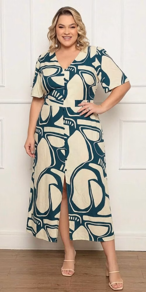 Vestido Longuete com Abertura Plus Size