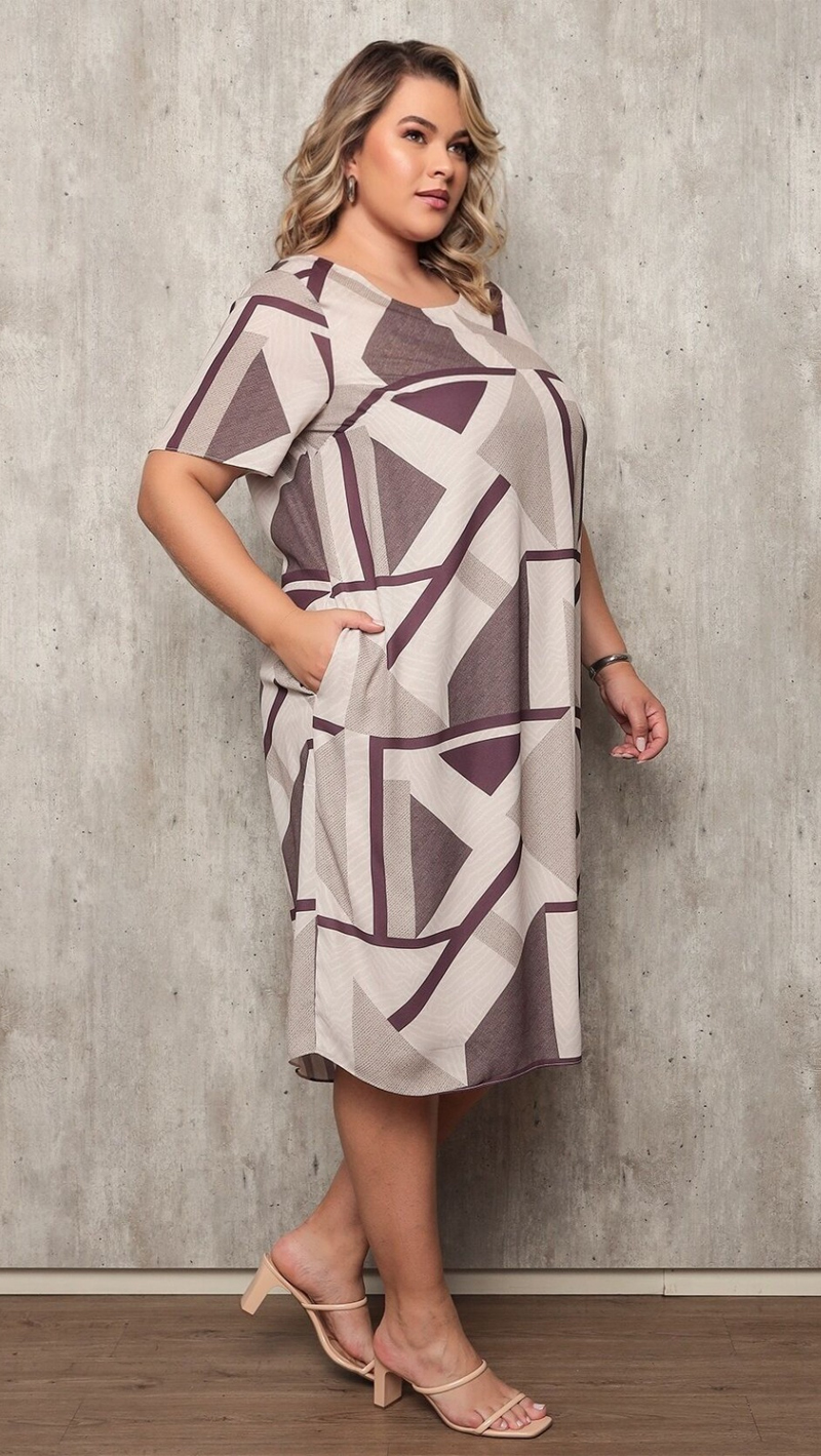 Vestido Midi Estampa Geométrica Plus Size