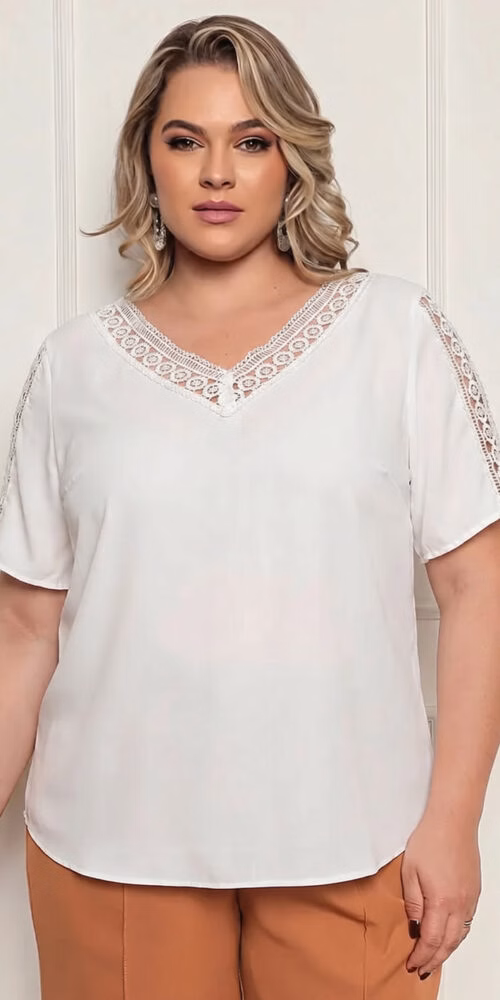 Blusa Crepe com Detalhe Renda Plus Size