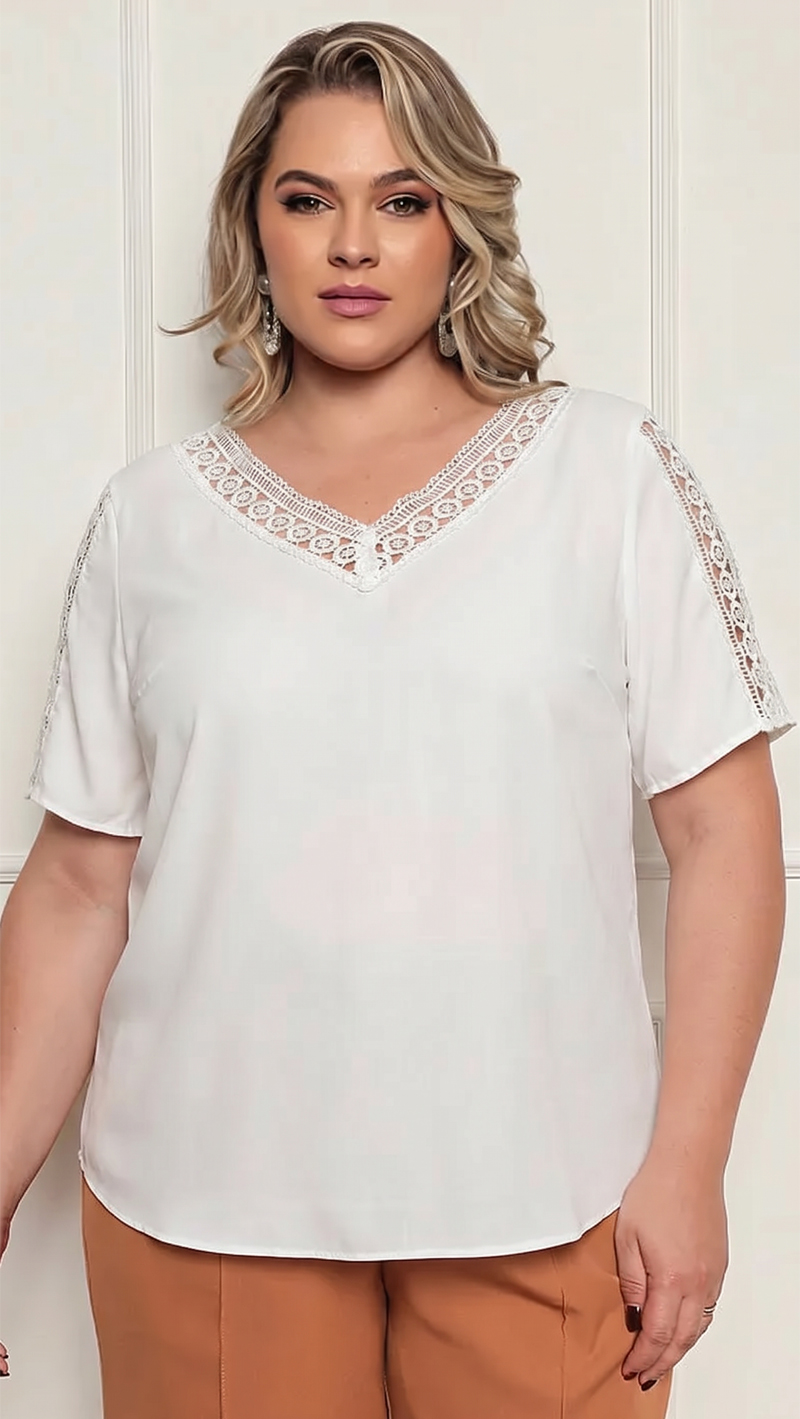 Blusa Crepe com Detalhe Renda Plus Size