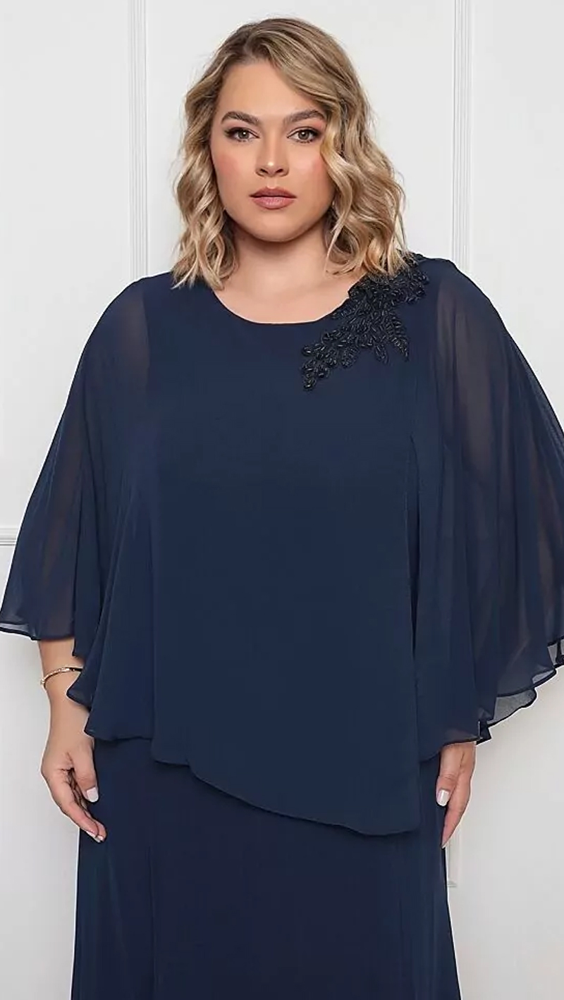 Vestido Festa Capa Aberta e Bordada Plus Size