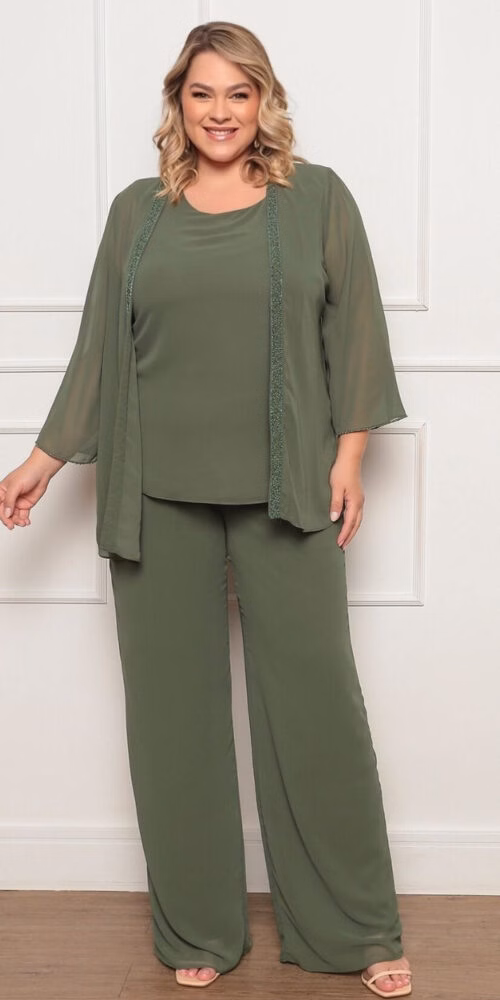 Trijunto Crepe Bordado Manual Plus Size