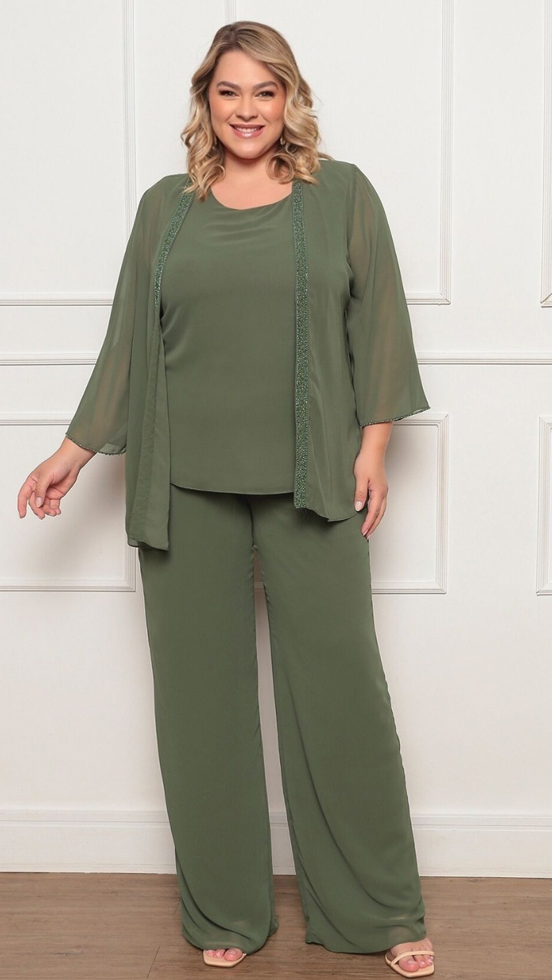 Trijunto Crepe Bordado Manual Plus Size