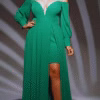Vestido Plus Size Longo com saia por baixo