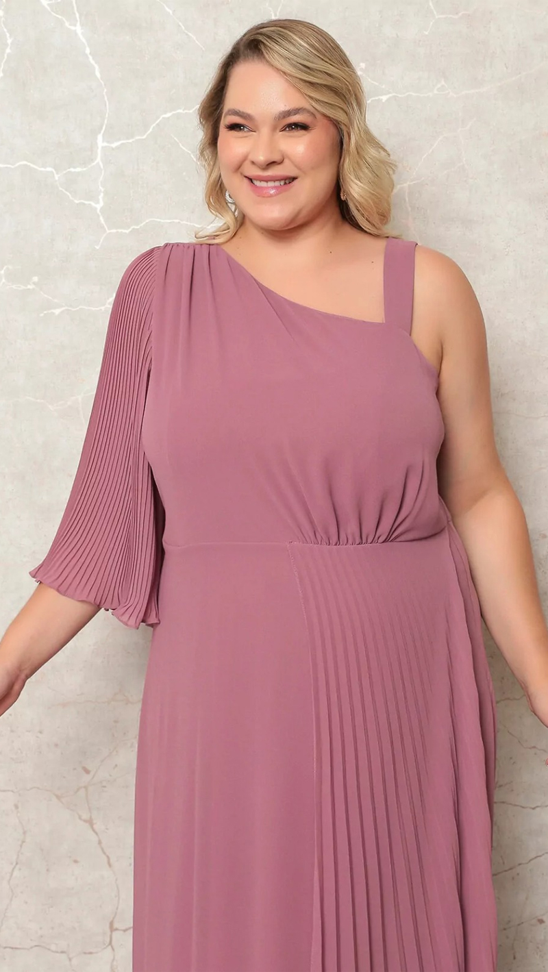 Vestido de Festa Ombro Só Detalhe Plissado Plus Size