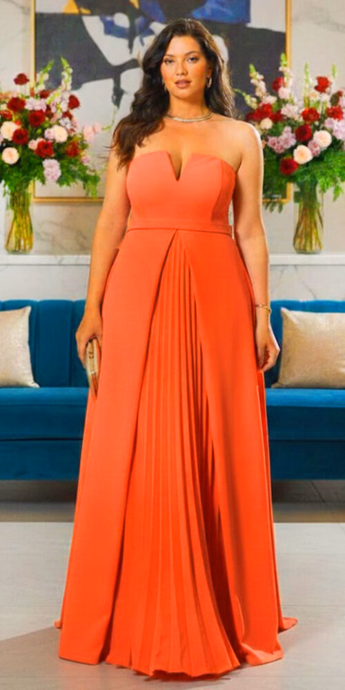 Vestido Plus Size Detalhe Plissado Festa