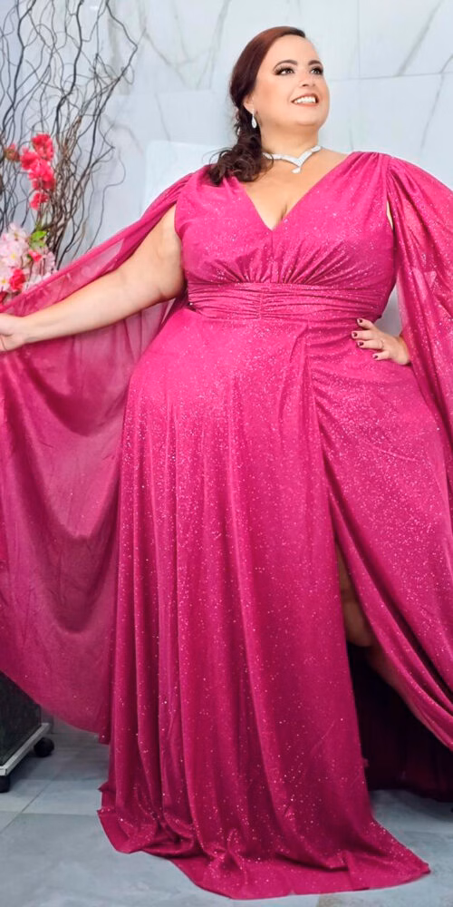 Vestido de Festa com Brilho e Manga Capa Plus Size