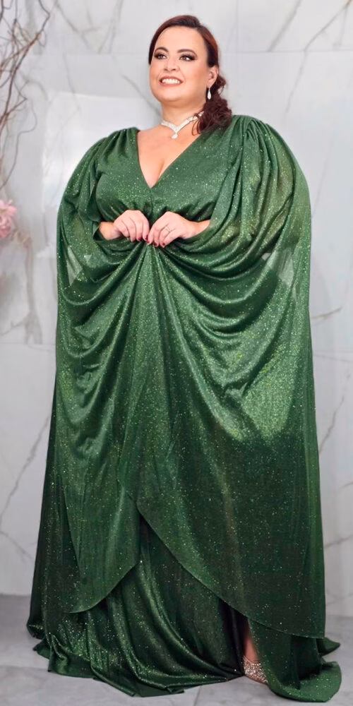 Vestido de Festa com Brilho e Manga Capa Plus Size