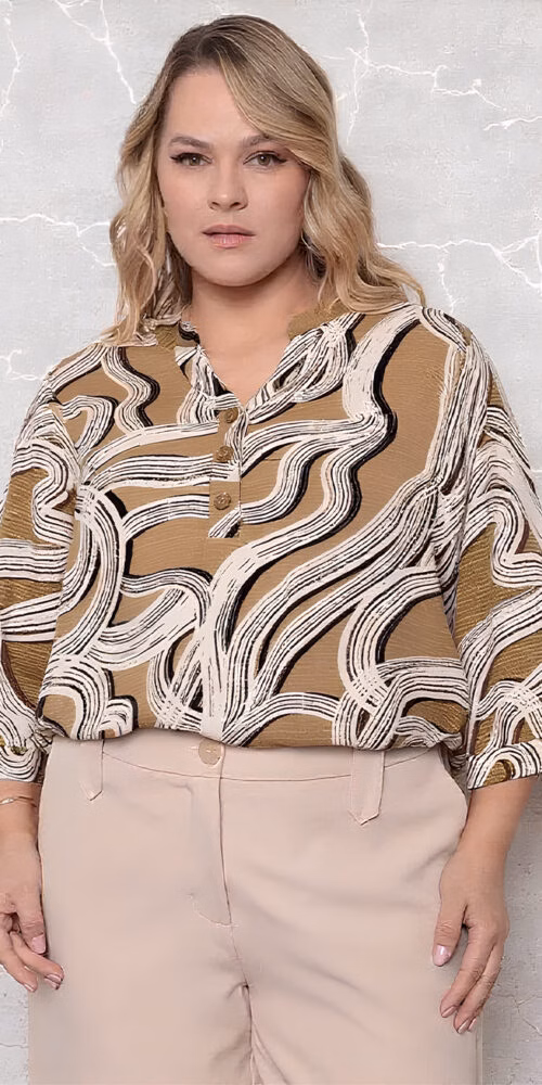Blusa Estampada com Mangas Plus Size