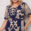 Vestido Plus Size Midi Estampa Barrada