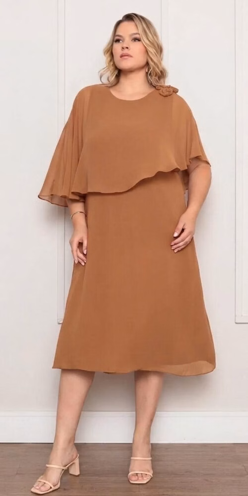 Vestido Midi Festa Capa com Flores Plus Size