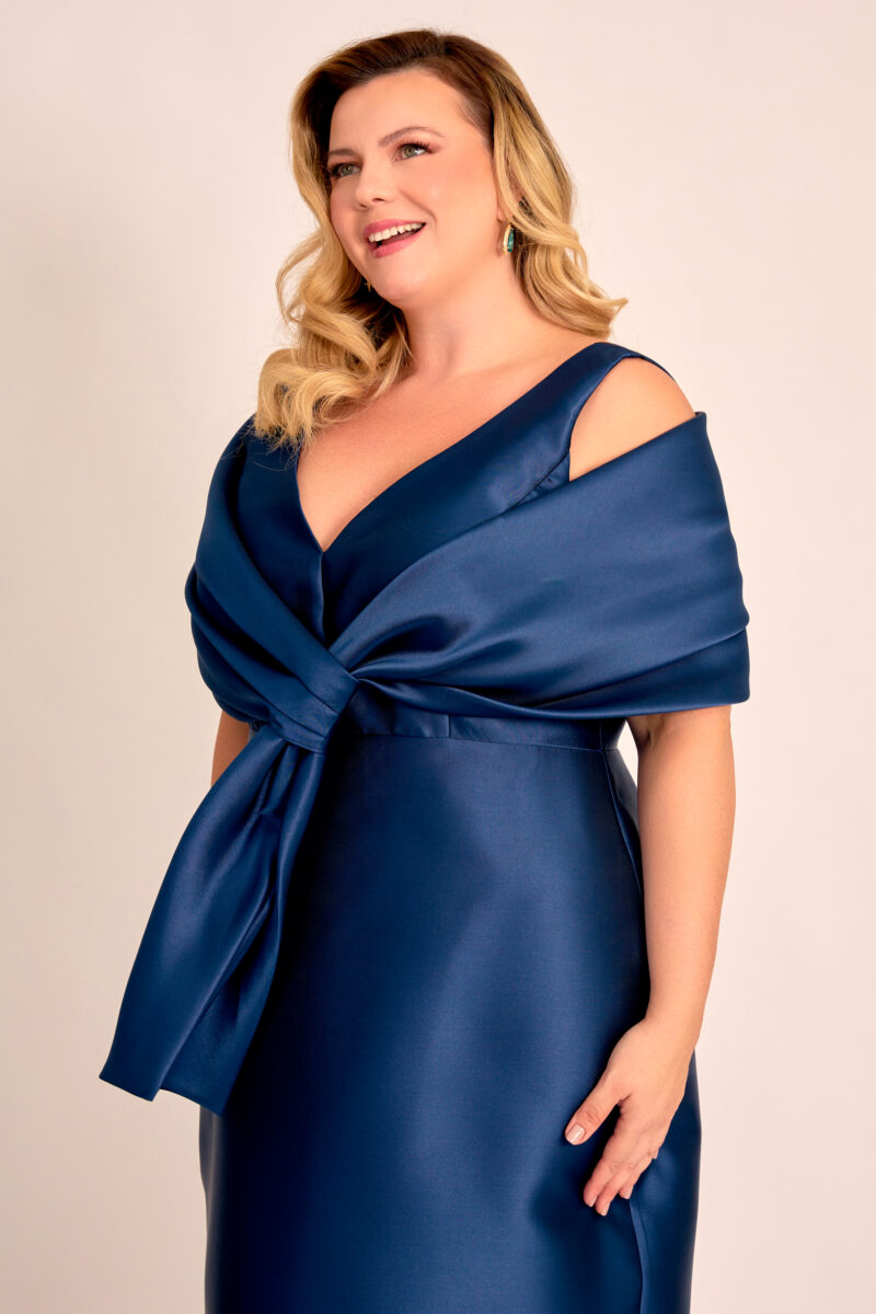 Vestido Midi Festa Zibeline com Echarpe Plus Size