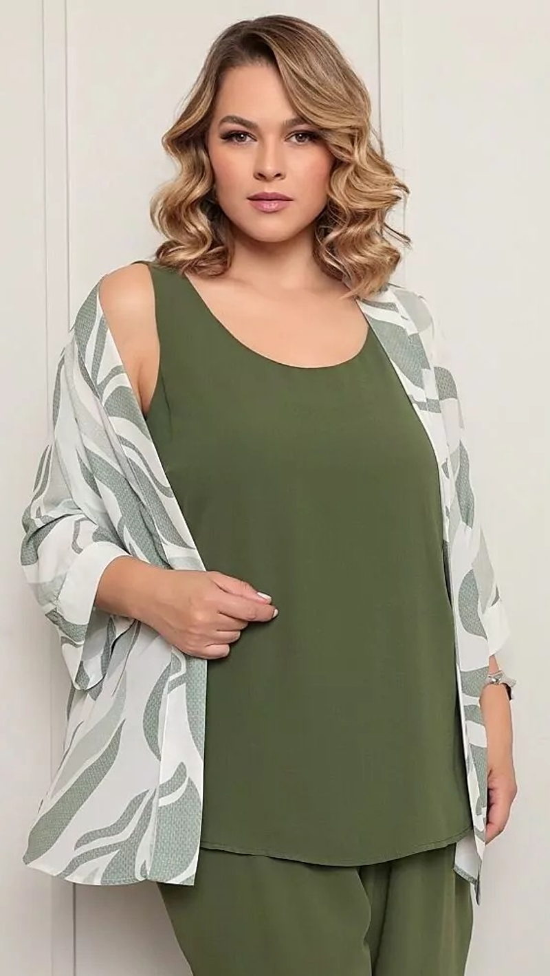Trijunto Kimono Estampado Plus Size