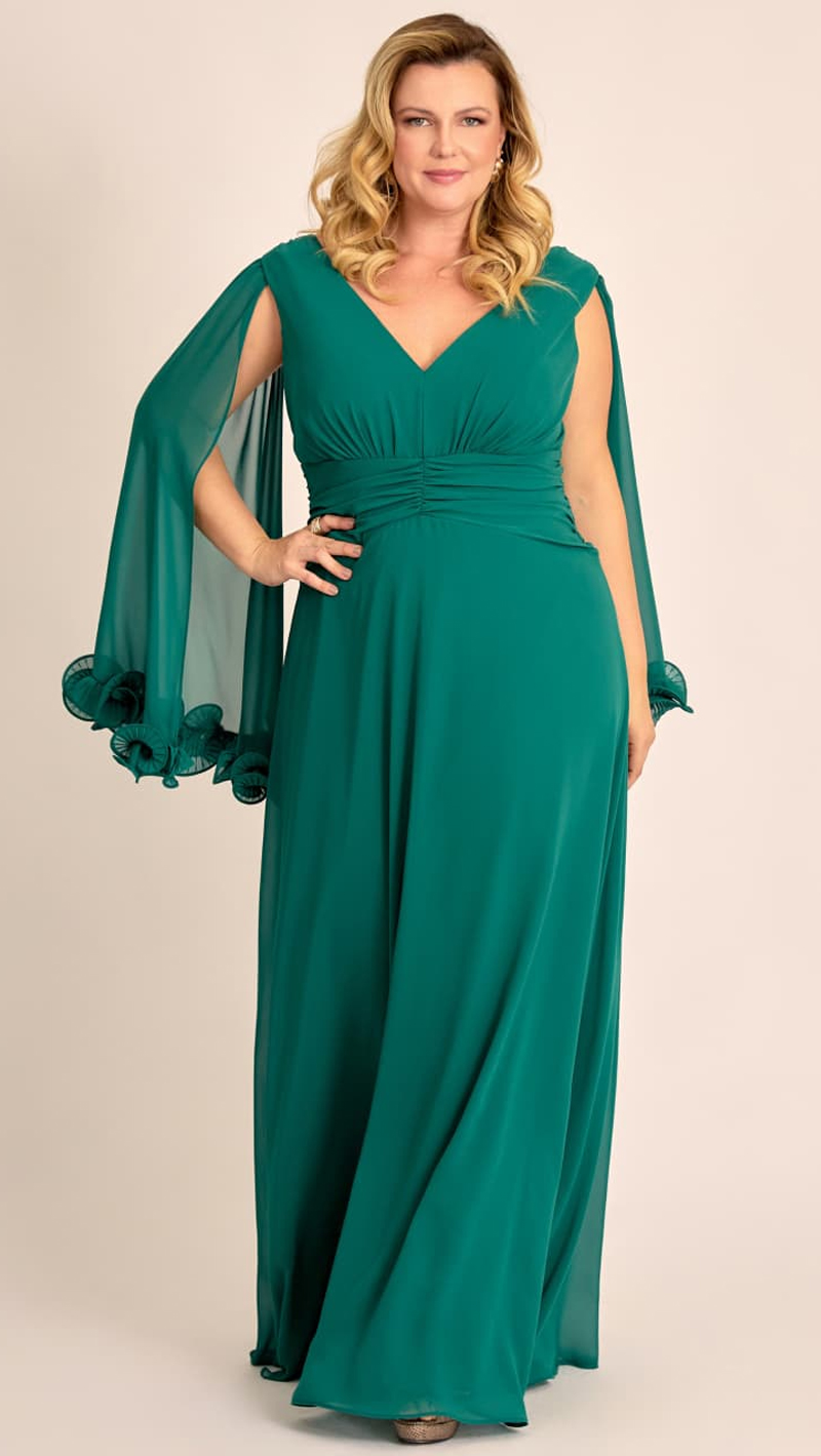 Vestido Plus Size de Festa Capa Curta com Fru-Fru